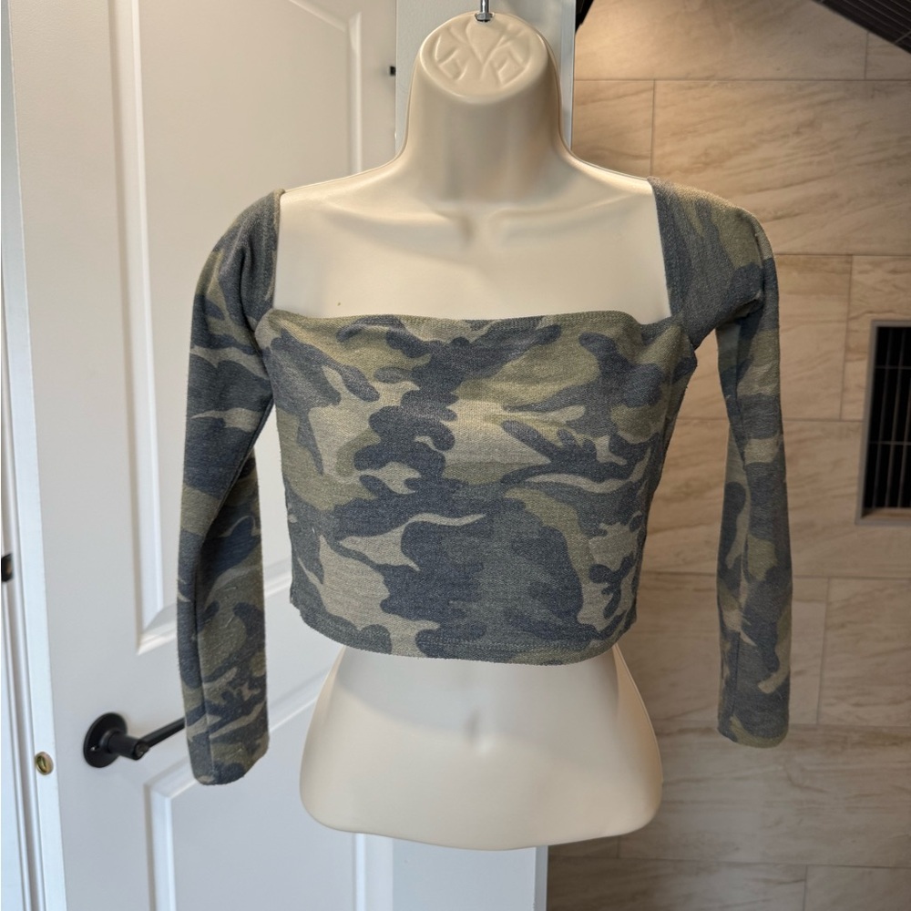 Cider Olive Camo Long Sleeve Crop Top